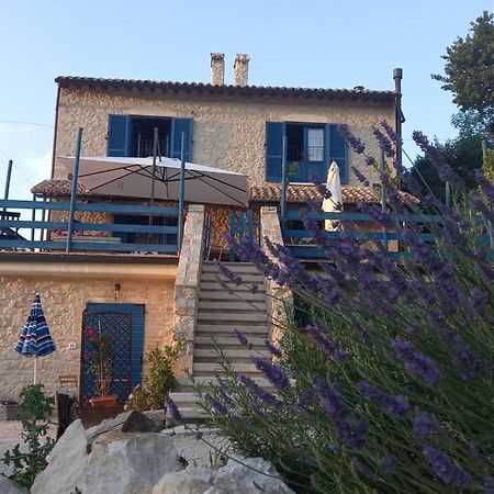 Abbateggio La Casa Dalle Finestre Blu المظهر الخارجي الصورة