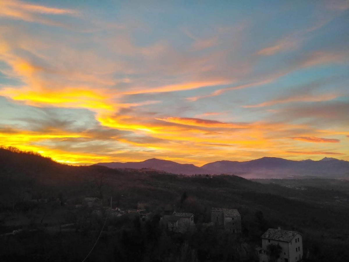 Abbateggio La Casa Dalle Finestre Blu المظهر الخارجي الصورة