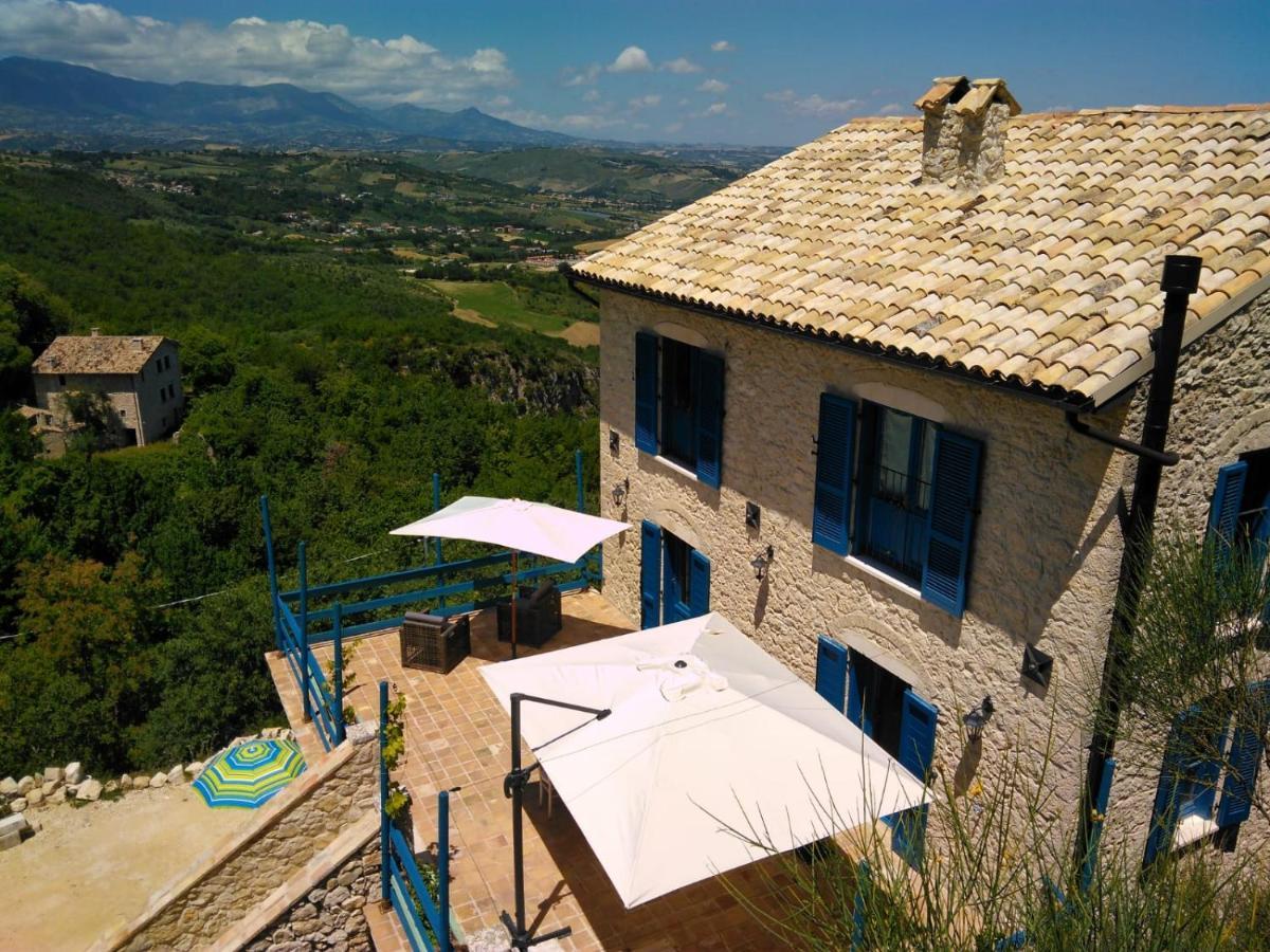 Abbateggio La Casa Dalle Finestre Blu المظهر الخارجي الصورة