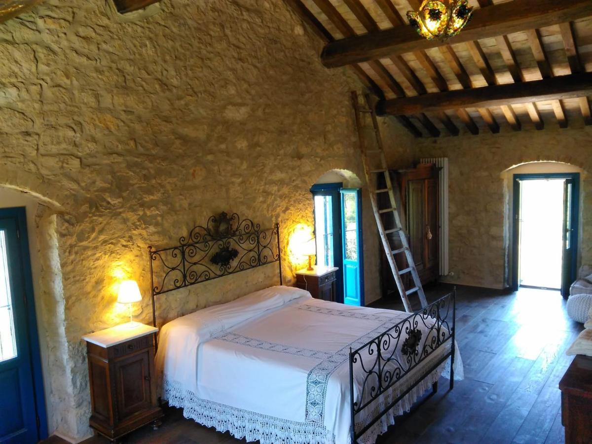 Abbateggio La Casa Dalle Finestre Blu المظهر الخارجي الصورة