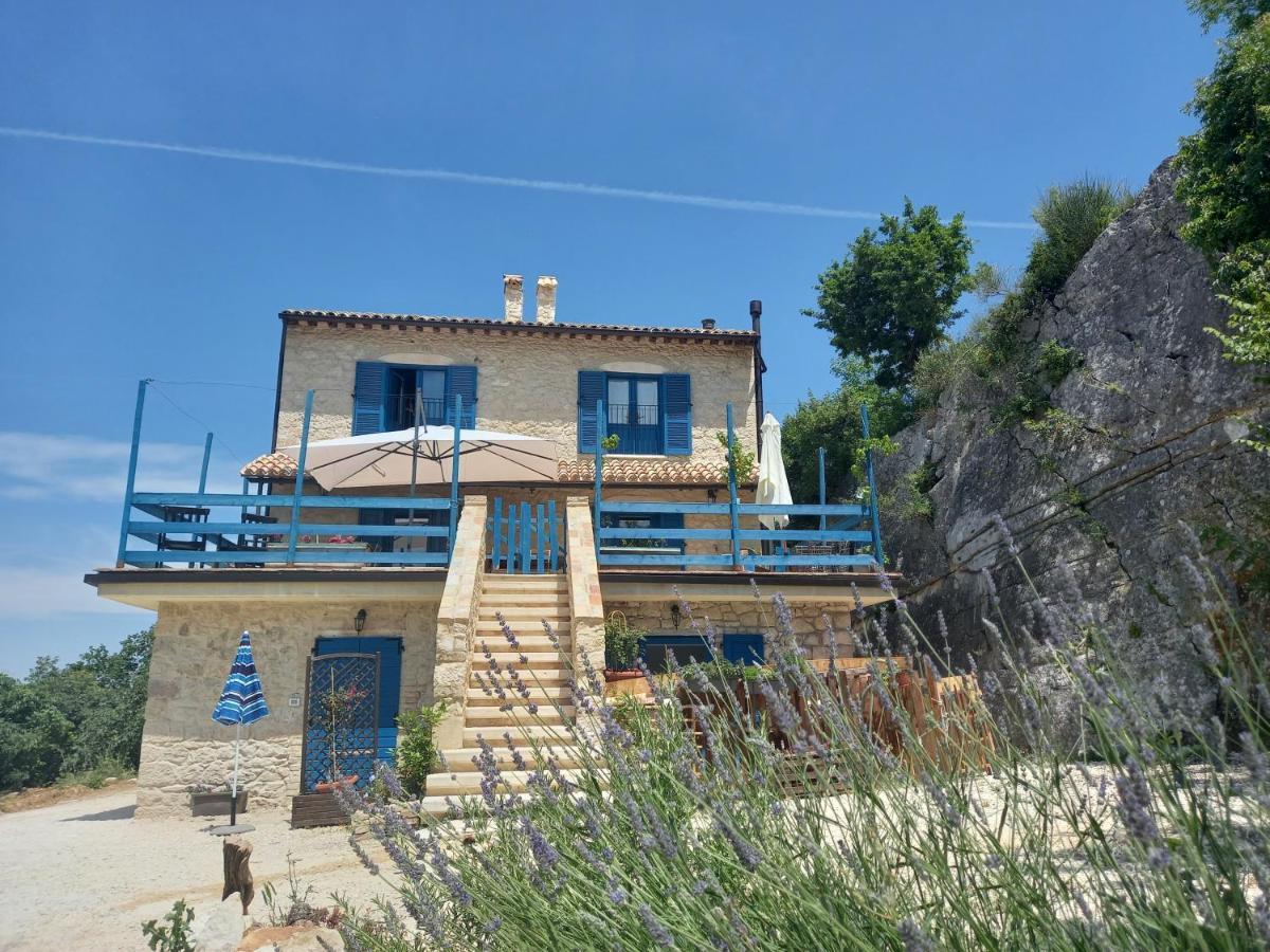 Abbateggio La Casa Dalle Finestre Blu المظهر الخارجي الصورة