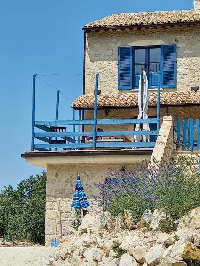 Abbateggio La Casa Dalle Finestre Blu المظهر الخارجي الصورة