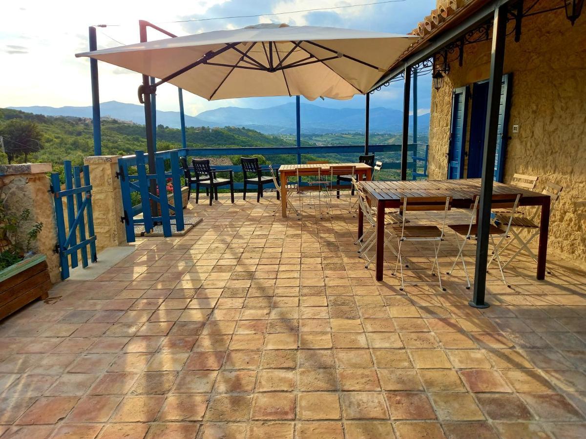 Abbateggio La Casa Dalle Finestre Blu المظهر الخارجي الصورة