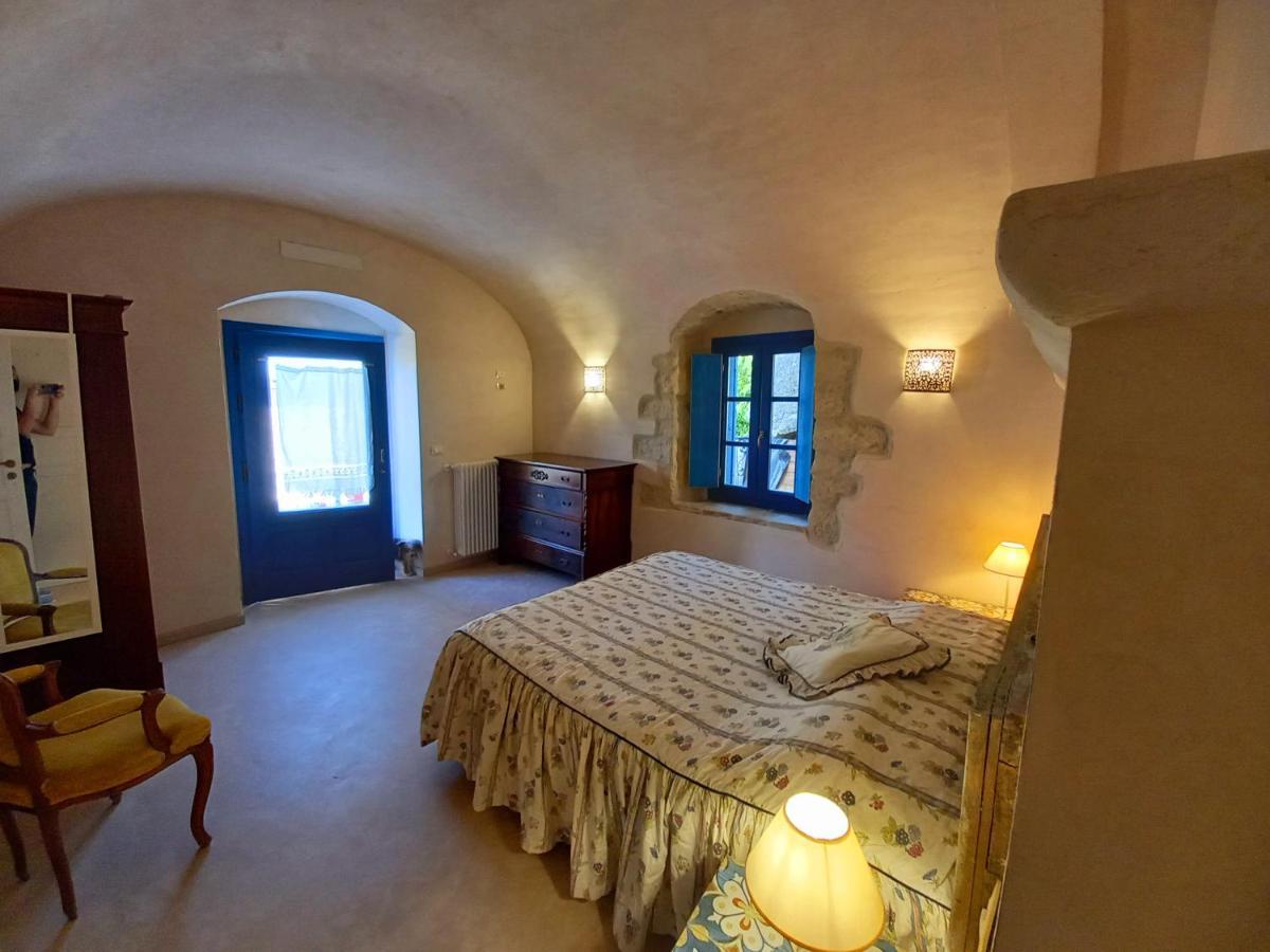Abbateggio La Casa Dalle Finestre Blu المظهر الخارجي الصورة