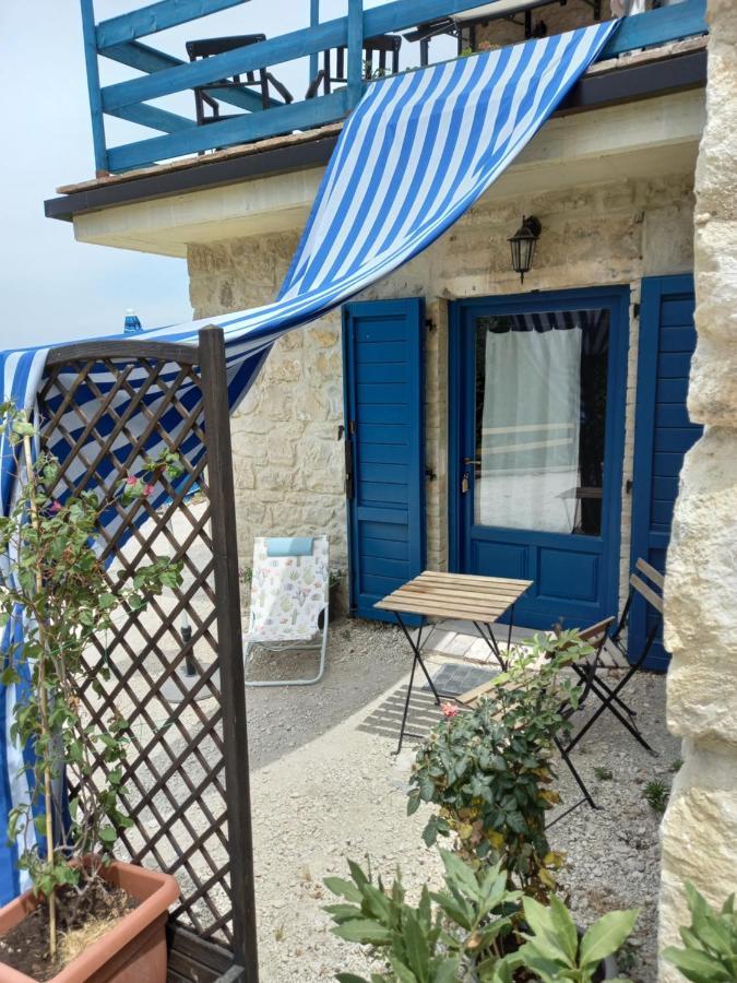 Abbateggio La Casa Dalle Finestre Blu المظهر الخارجي الصورة