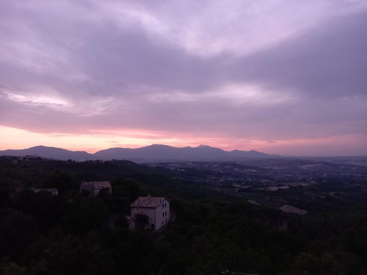 Abbateggio La Casa Dalle Finestre Blu المظهر الخارجي الصورة