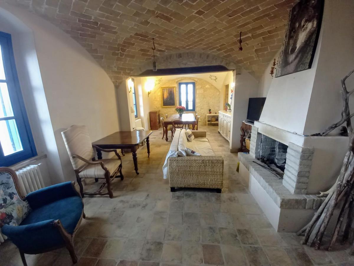 Abbateggio La Casa Dalle Finestre Blu المظهر الخارجي الصورة