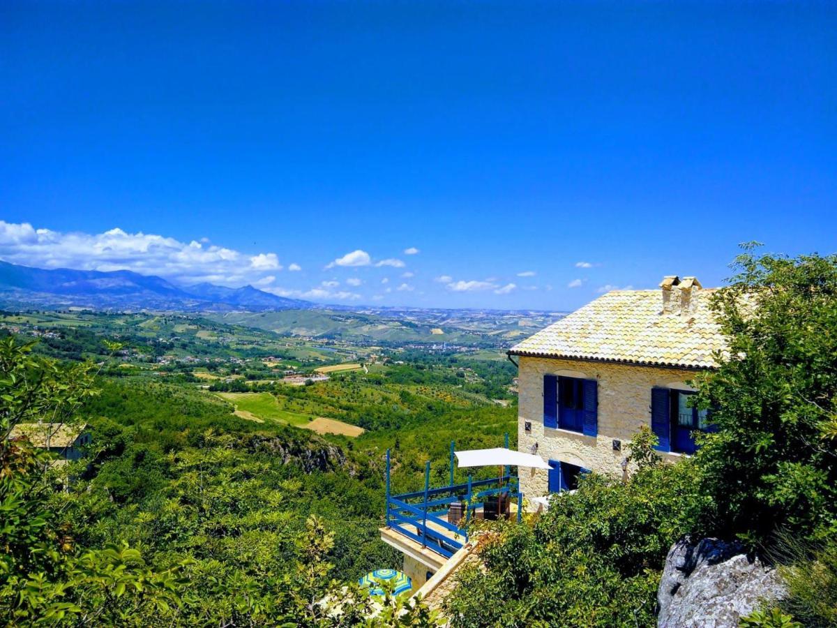 Abbateggio La Casa Dalle Finestre Blu المظهر الخارجي الصورة