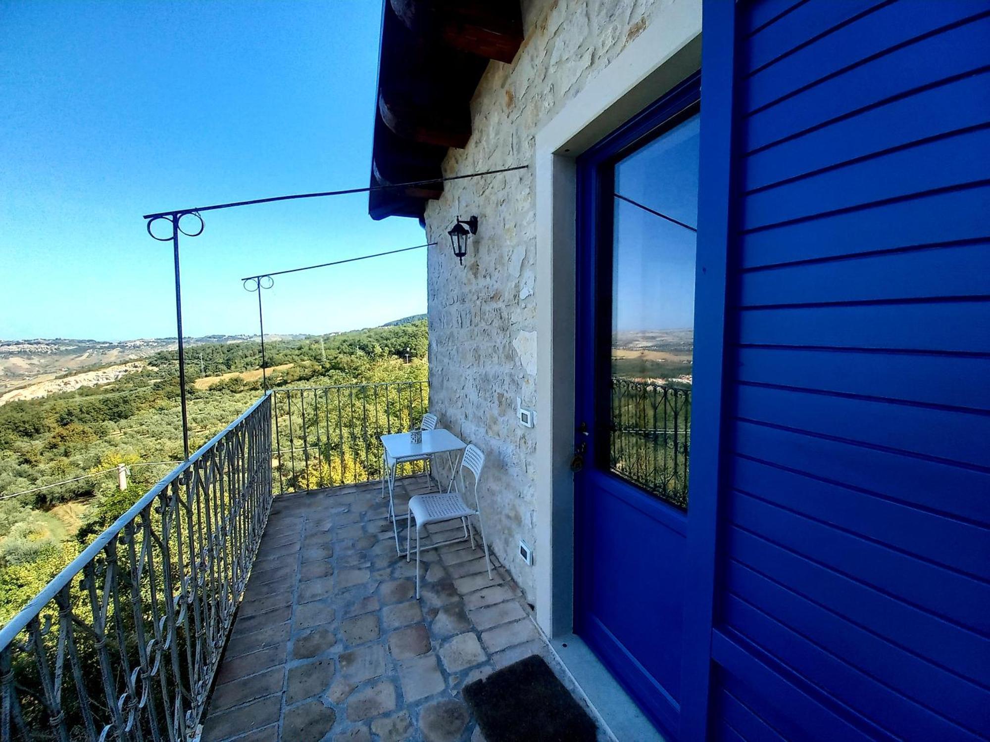 Abbateggio La Casa Dalle Finestre Blu المظهر الخارجي الصورة