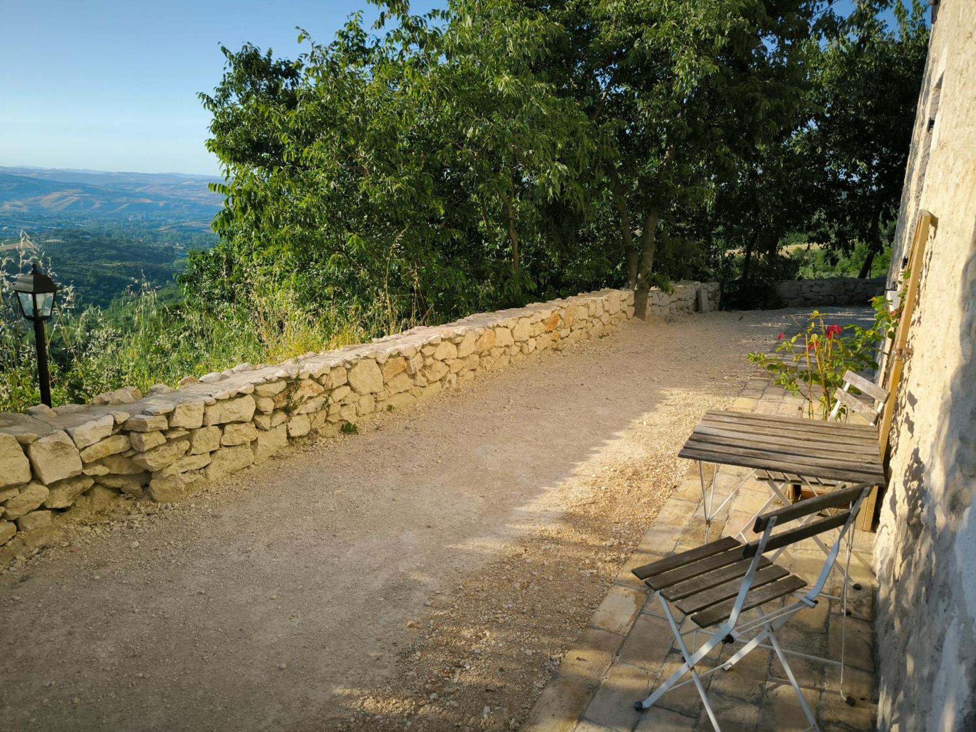 Abbateggio La Casa Dalle Finestre Blu المظهر الخارجي الصورة