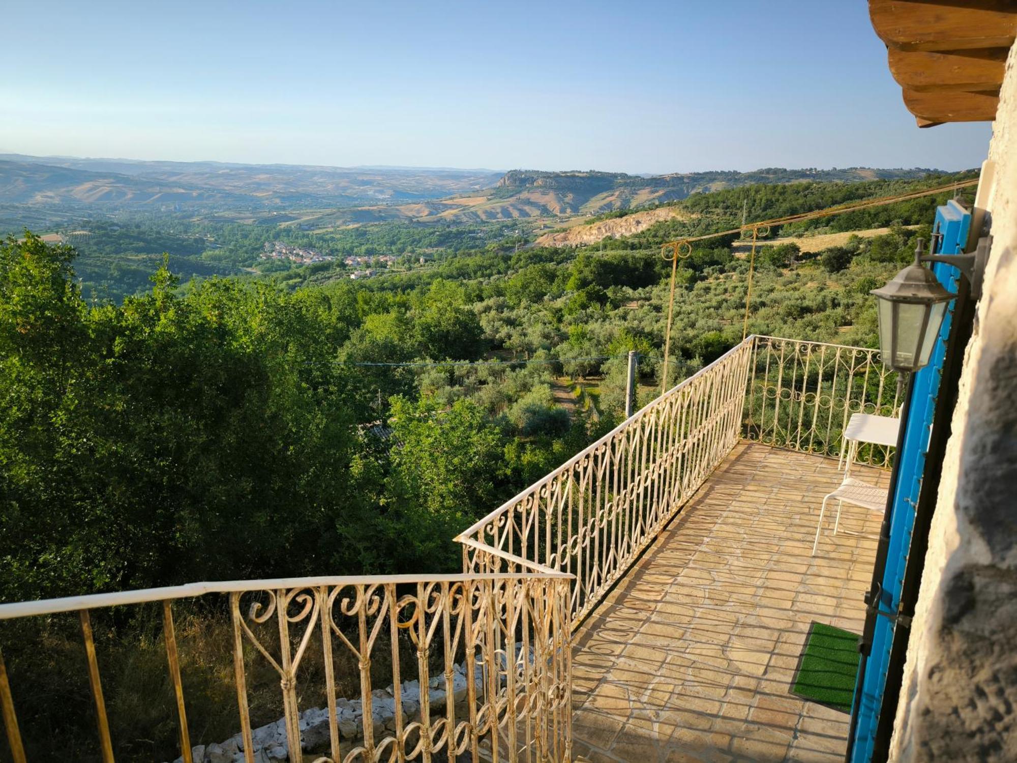 Abbateggio La Casa Dalle Finestre Blu المظهر الخارجي الصورة