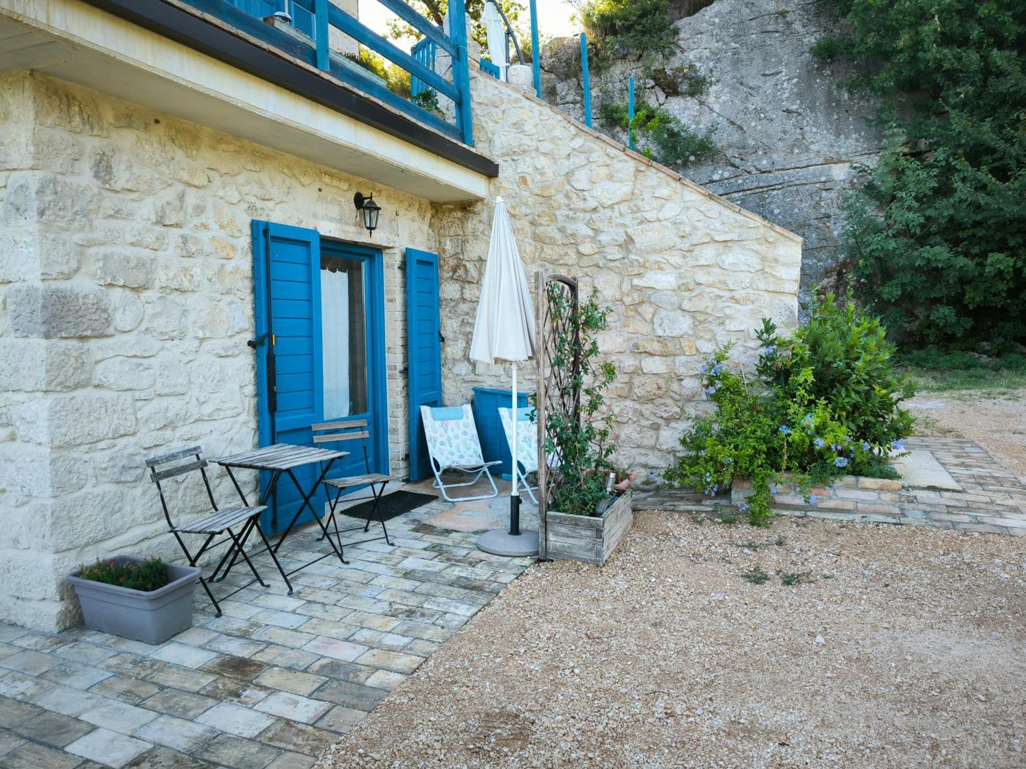 Abbateggio La Casa Dalle Finestre Blu المظهر الخارجي الصورة